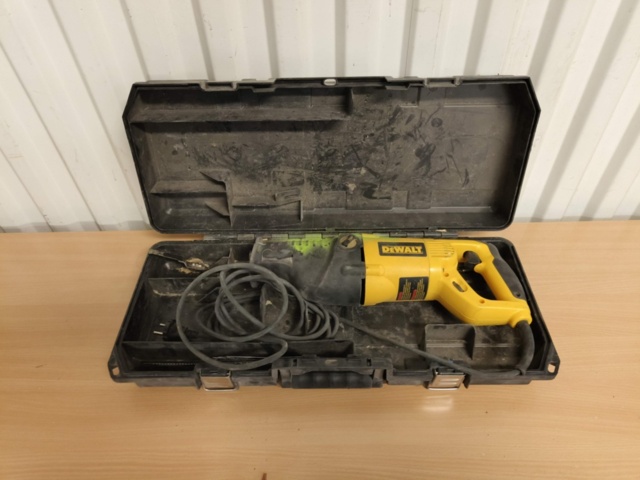 1267471-1 Reciprocating saw DeWalt DW311