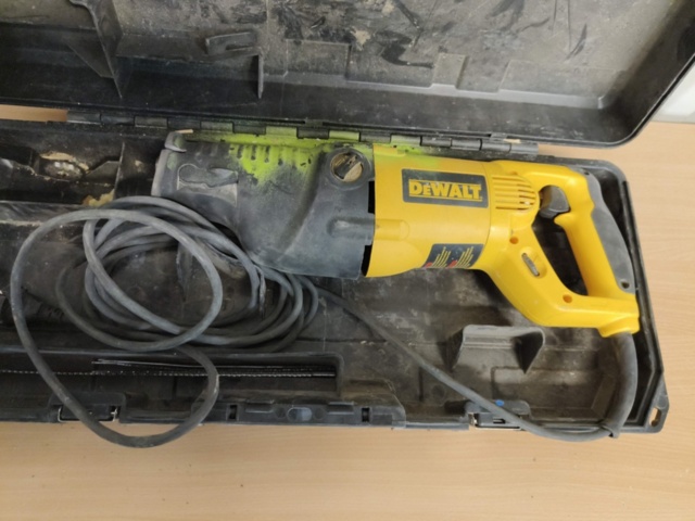 1267471-2 Reciprocating saw DeWalt DW311