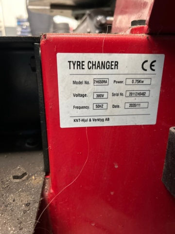 1225454-7 Däckomläggningsmaskin