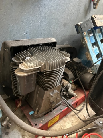 1225454-8 Däckomläggningsmaskin