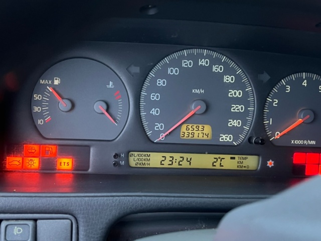 1302101-2 Volvo V70 2.4 Manual, 140hp, 2000