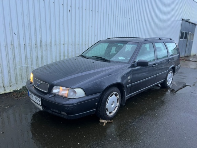 1302101-1 Volvo V70 2.4 Manual, 140hp, 2000
