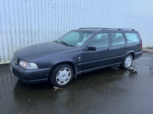1302101-3 Volvo V70 2.4 Manual, 140hp, 2000