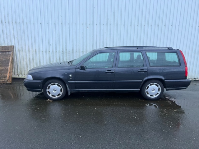 1302101-4 Volvo V70 2.4 Manual, 140hp, 2000