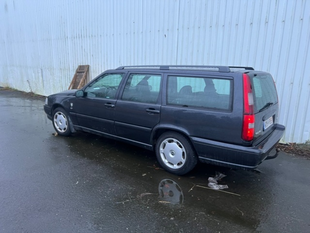 1302101-5 Volvo V70 2.4 Manual, 140hp, 2000