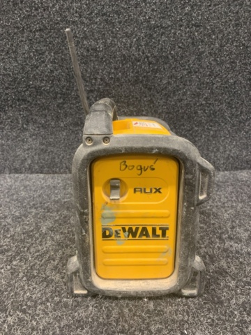 1304120-3 Construction radio DeWalt DCR019