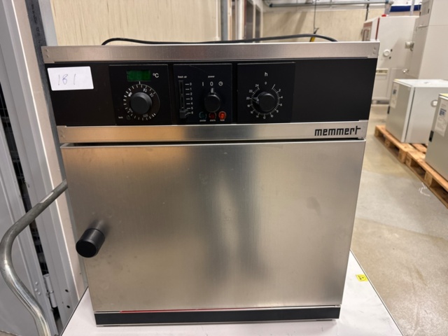 1305487-1 Memmert oven, Model 200 (181)