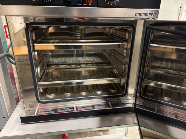 1305487-2 Memmert oven, Model 200 (181)