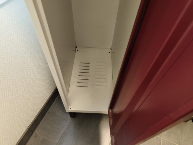 1288637-6 Changing room AJ