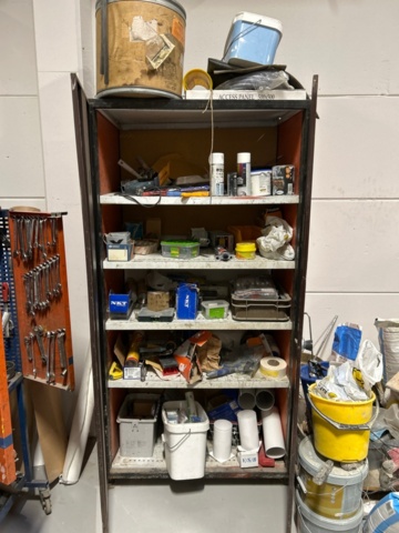 1284351-3 Plåtskåp och verktygsvagnar med innehåll