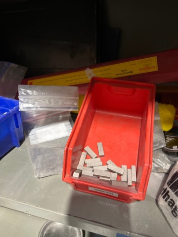 1284351-11 Plåtskåp och verktygsvagnar med innehåll