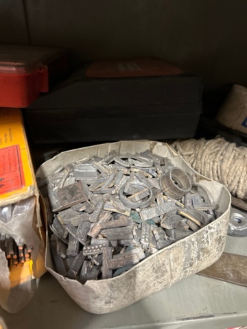 1284351-12 Plåtskåp och verktygsvagnar med innehåll