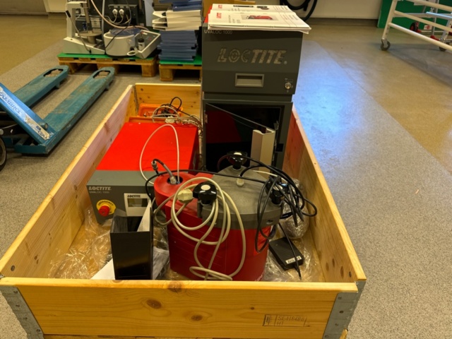 1306569-1 Henkel Loctite UVALOC 1000 UV curing chamber and dispenser