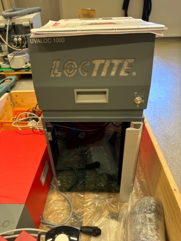 1306569-4 Henkel Loctite UVALOC 1000 UV curing chamber and dispenser