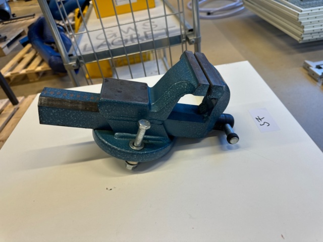 1309188-2 Matador 120, bench vise (57)