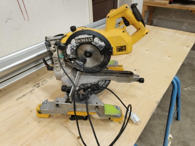 1288697-3 Kap / gersåg DeWalt DW770GP