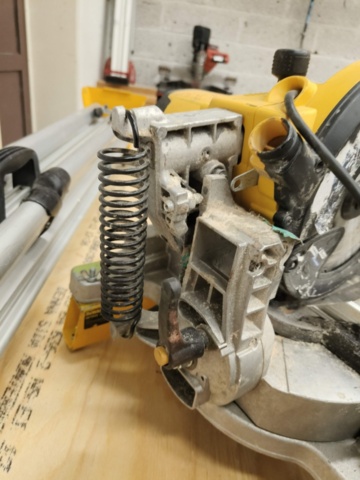 1288697-8 Kap / gersåg DeWalt DW770GP