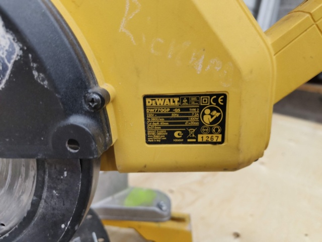 1288697-9 Kap / gersåg DeWalt DW770GP