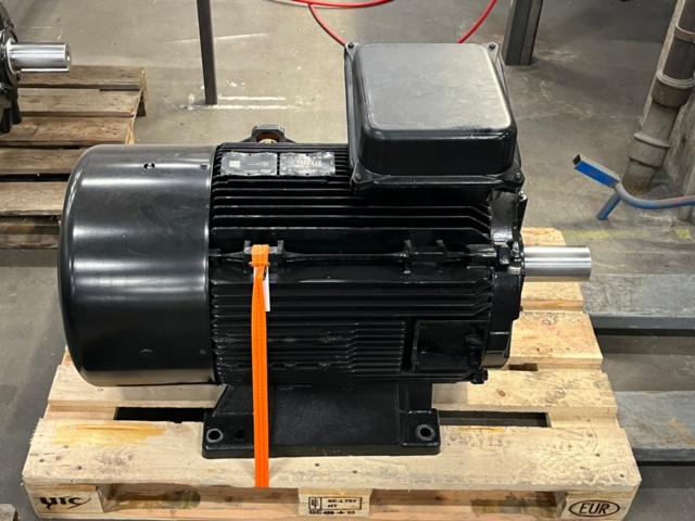 1310097-2 Elmotor - NIDEC permanent magnet motor 90kW, LSHRM280MD