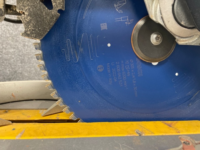 1284613-2 Mitre saw DeWalt DWS 780-QS