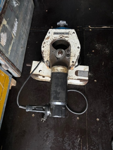 1137690-1 Pipe cutter Georg Fischer with stand