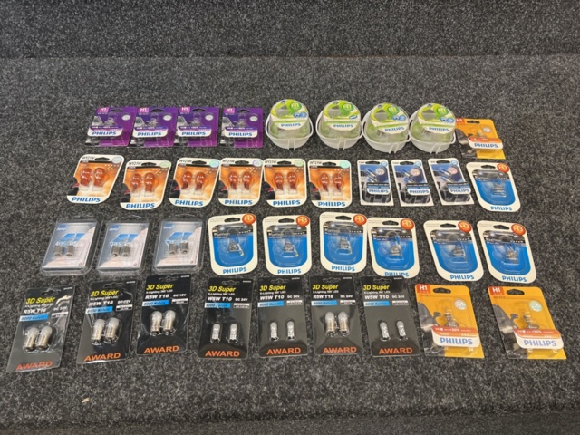 1313321-1 Vehicle lighting from Philips & Award