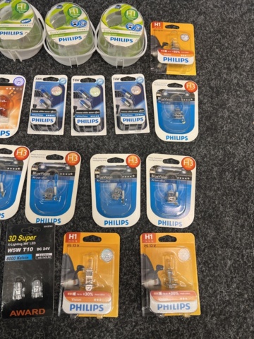 1313321-4 Vehicle lighting from Philips & Award