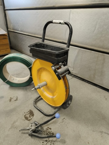1288910-2 Strapping machine and trolley