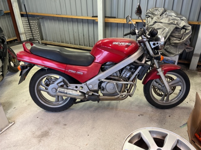 1286463-2 Motorcycle Honda NTV 650 REVERE -1990 (Repair object)