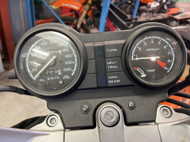 1286463-7 Motorcycle Honda NTV 650 REVERE -1990 (Repair object)