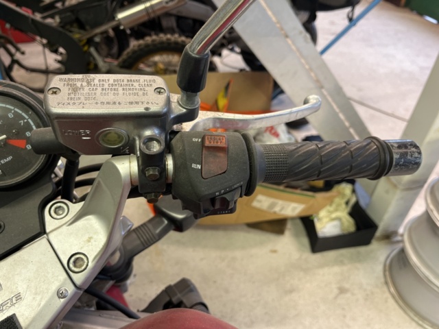 1286463-9 Motorcycle Honda NTV 650 REVERE -1990 (Repair object)