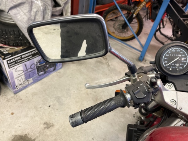 1286463-10 Motorcycle Honda NTV 650 REVERE -1990 (Repair object)