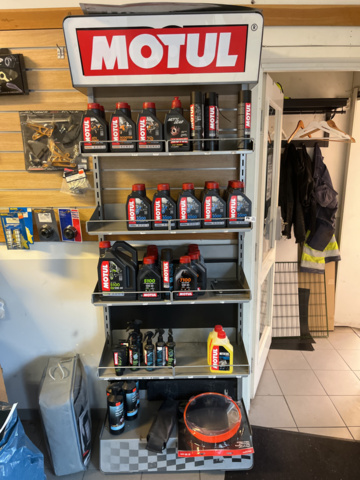 1286460-4 Display stand with oils and maintenance products - Motul