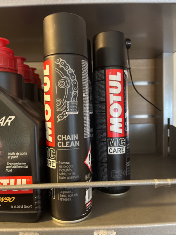 1286460-6 Display stand with oils and maintenance products - Motul