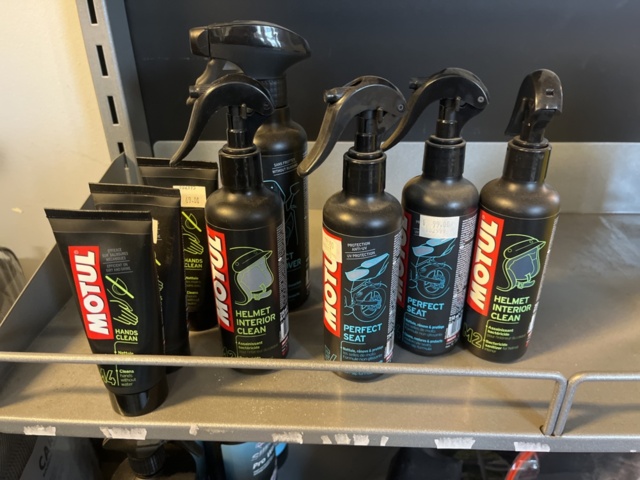 1286460-9 Display stand with oils and maintenance products - Motul