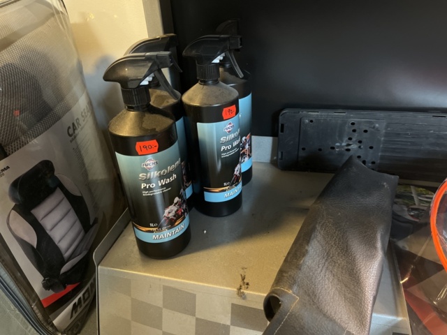 1286460-14 Display stand with oils and maintenance products - Motul