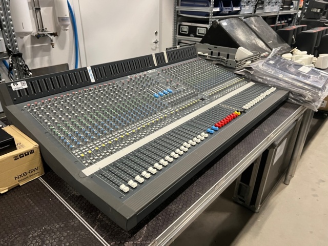 1278279-3 Soundcraft Series TWO 32-Channel inc. Case 1pc