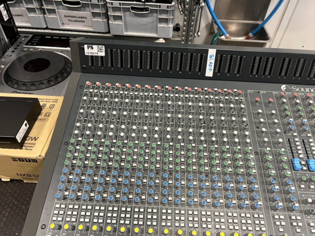 1278279-4 Soundcraft Series TWO 32-Channel inc. Case 1pc