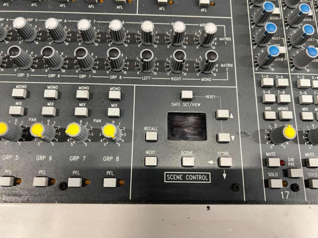 1278279-9 Soundcraft Series TWO 32-Channel inc. Case 1pc