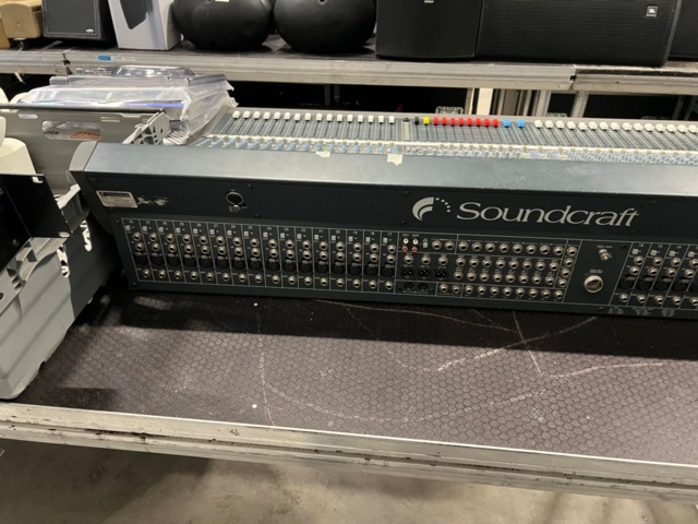 1278279-12 Soundcraft Series TWO 32-Channel inc. Case 1pc