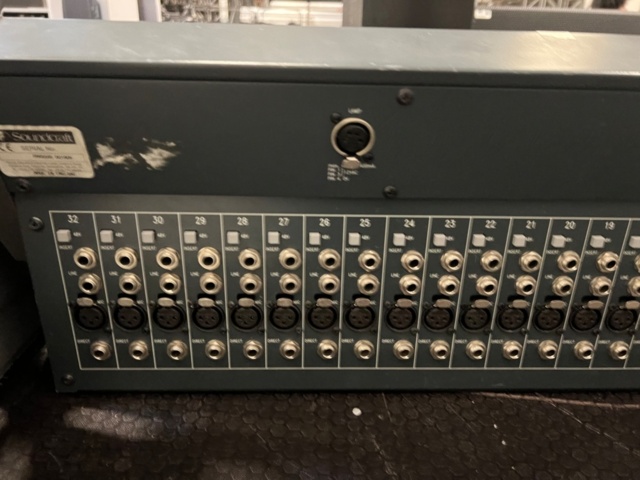 1278279-15 Soundcraft Series TWO 32-Channel inc. Case 1pc
