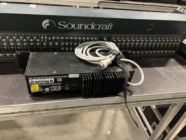 1278279-18 Soundcraft Series TWO 32-Channel inc. Case 1pc