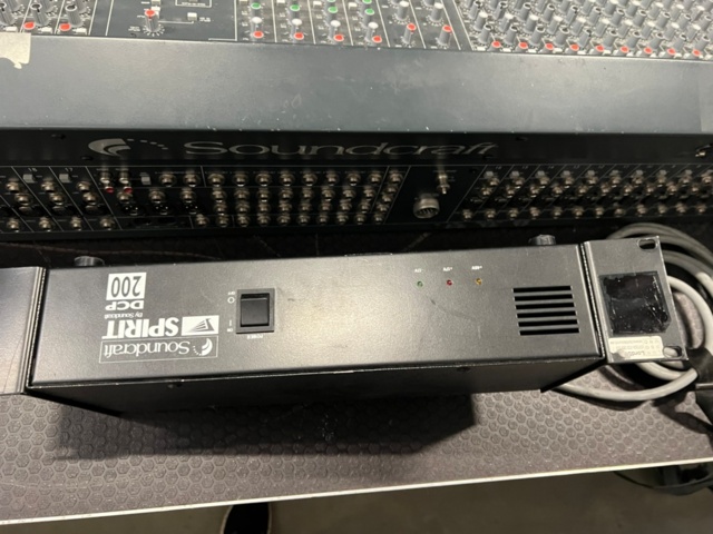 1278279-21 Soundcraft Series TWO 32-Channel inc. Case 1pc