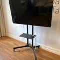 1224908-1 TV 58" with floor stand - Samsung UE58RU7105K