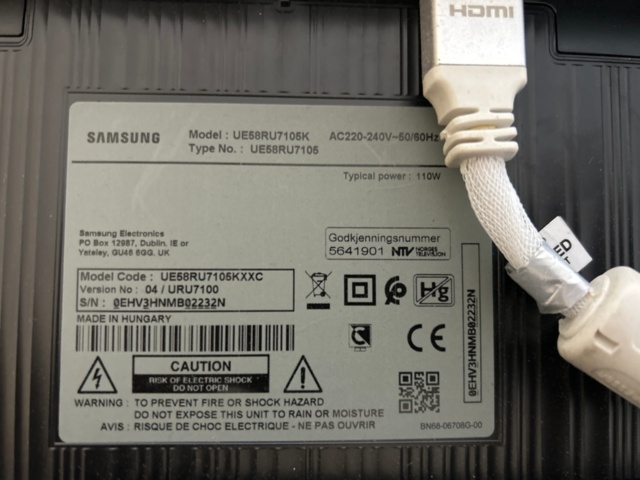 1224908-2 TV 58" with floor stand - Samsung UE58RU7105K