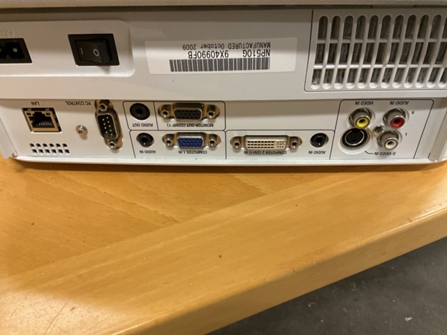 1198053-7 Nec projector with ceiling mount