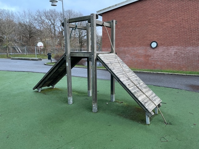 1305620-1 Playset rope climbing Slottsbro