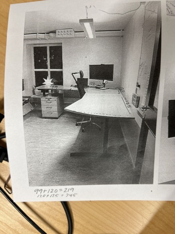 1304445-1 Height-adjustable desk - EFG