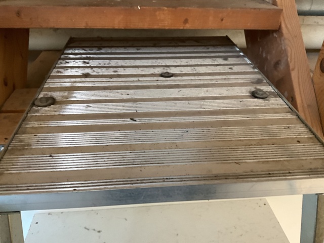 1198104-4 Trappstege med räcke