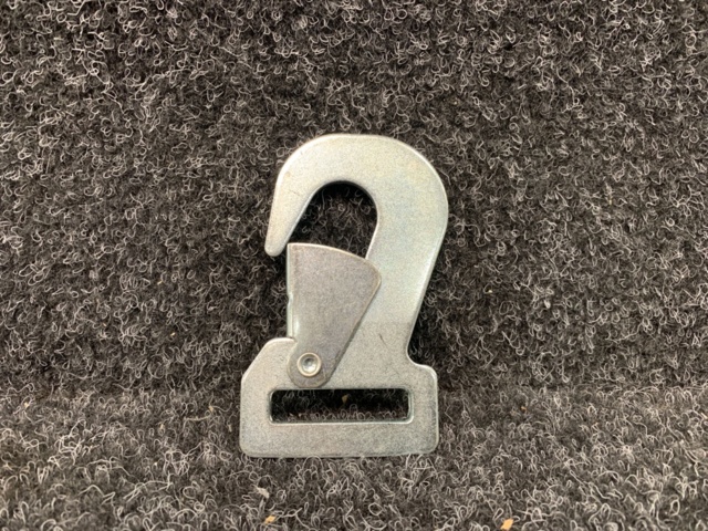 1317862-2 About 80 carabiners 45mm 2300kg